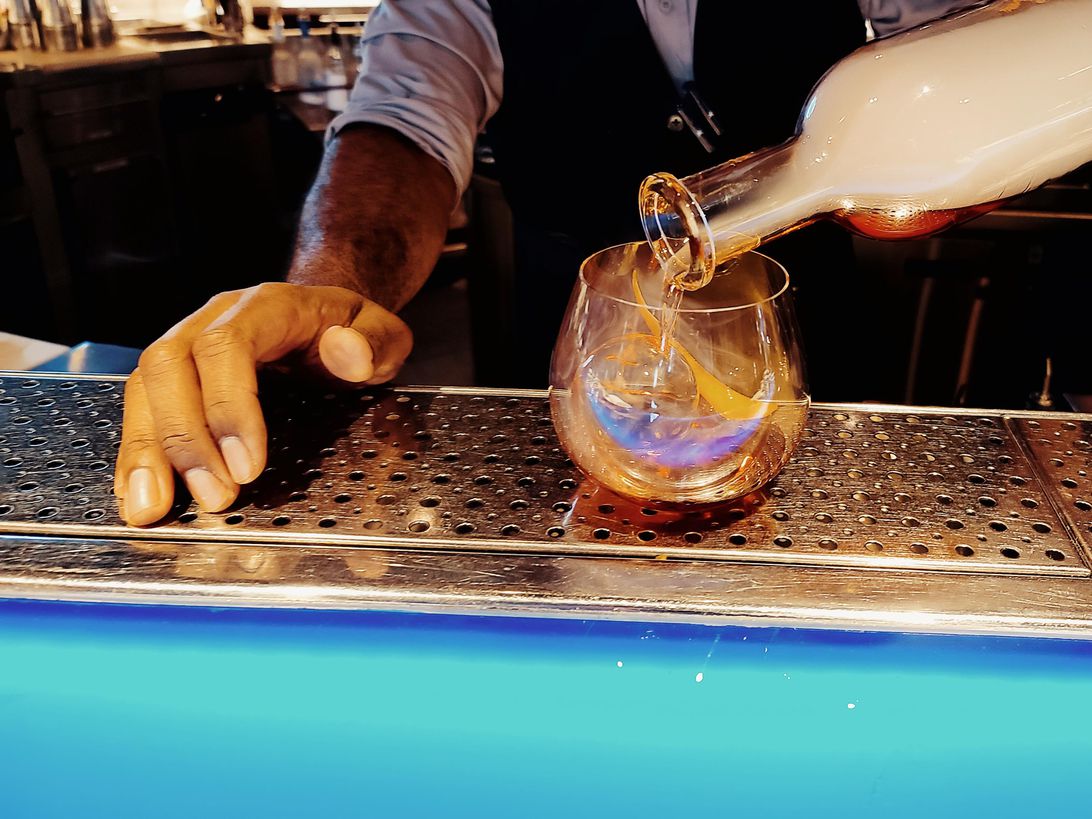 galaxys20ultracamera-cocktail-singletake