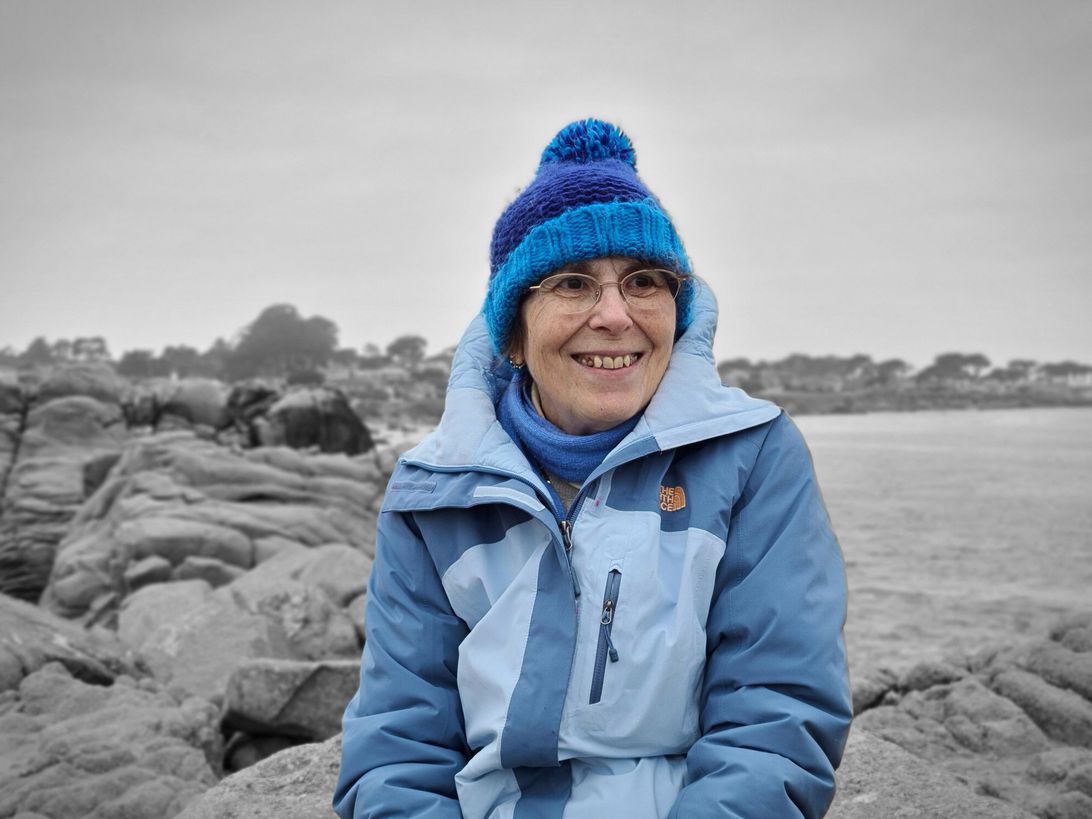 galaxys20ultracamera-mom-livefocus-spotcolor