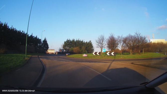 Do You Need a 4K UHD Dashcam? VAVA Thinks So, And They're Right muo hardware review vava comparison1