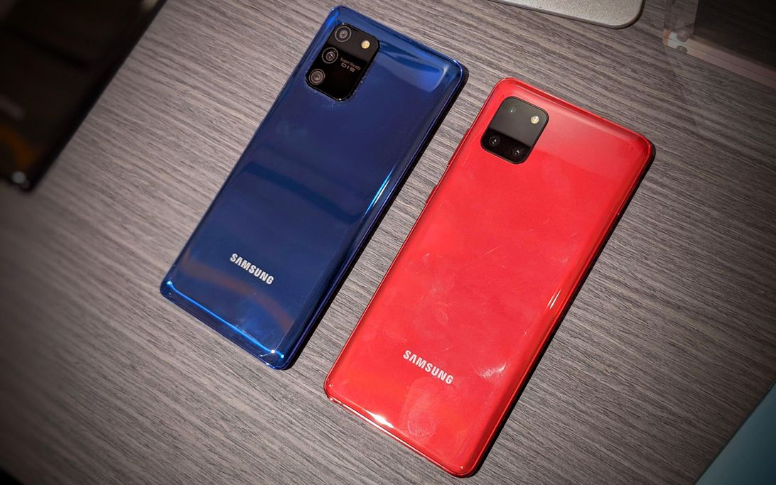 Samsung Galaxy S20 and S20 Plus and S20 Ultra group shot
