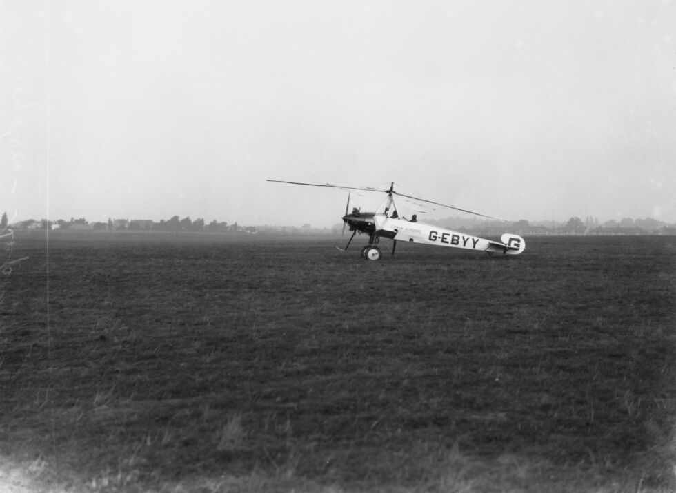 Spanish pilot Juan de la Cierva (1895 - 1936) in Hendon before flying his gyroplane or autogyro from London to Paris after the King's Cup Air Race, 17th September 1928. 