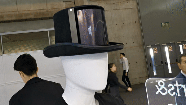 Royole: A screen on your hat