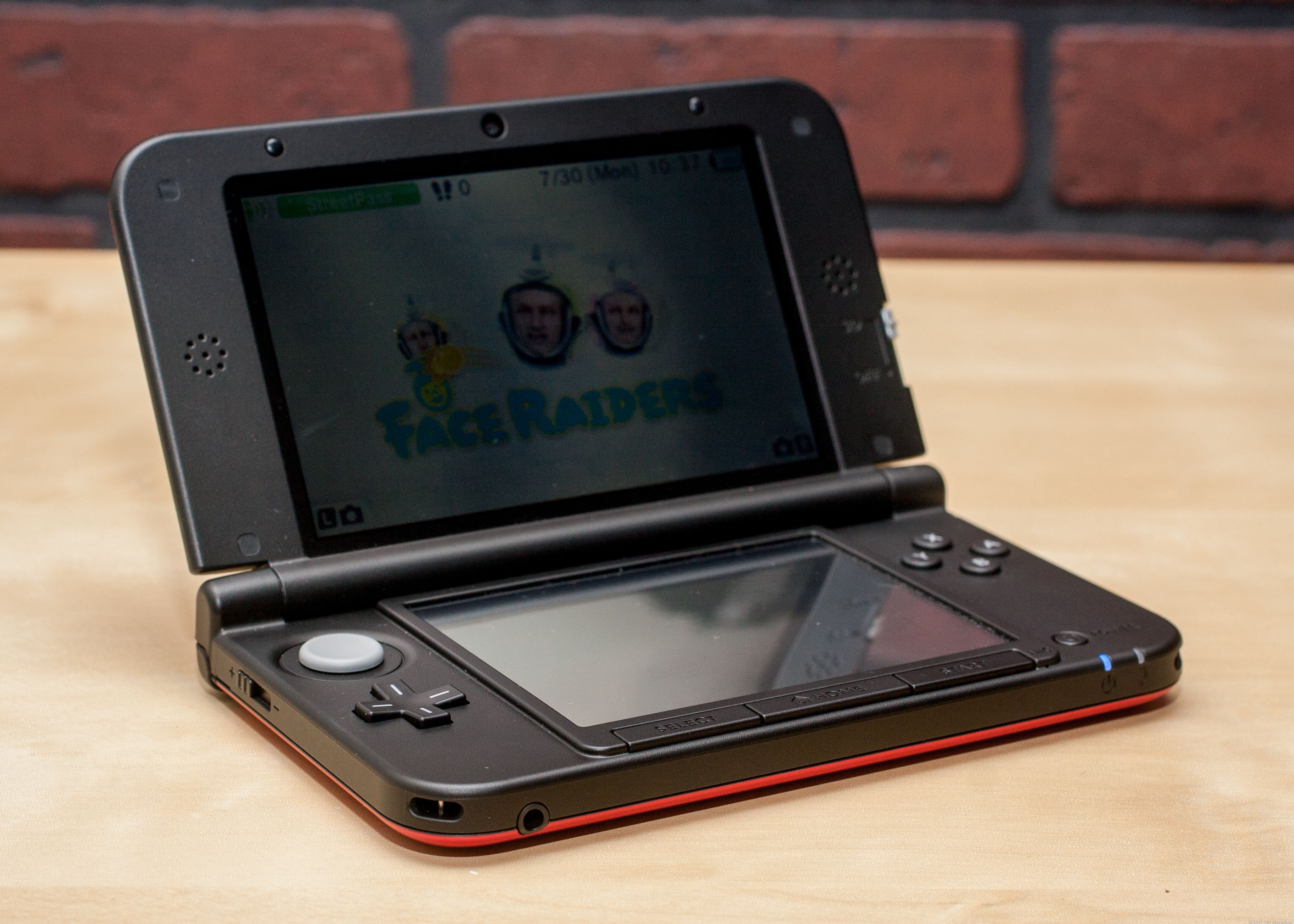 Nintendo_3DSXL_35335413_02.jpg