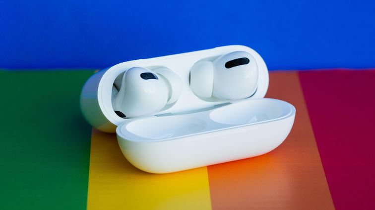 http://www.businesstec.org/wp-content/uploads/2020/03/best-wireless-earbuds-airpods-pro-vs-galaxy-buds-plus-cnet.com