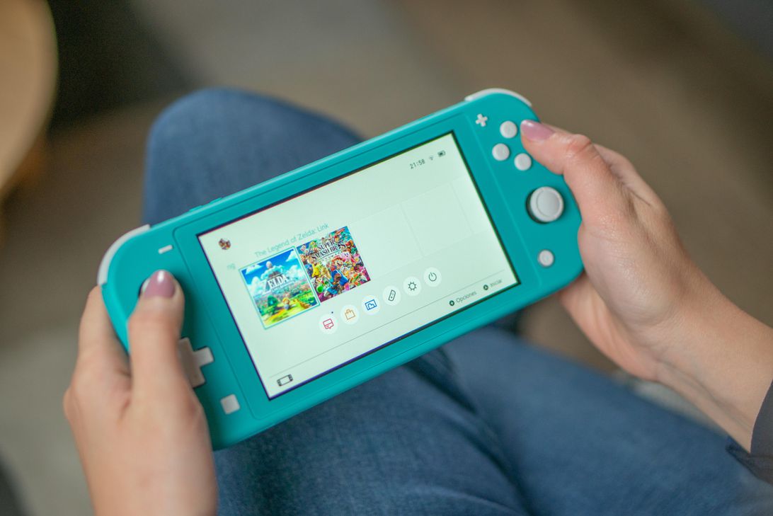 nintendo-switch-lite-1