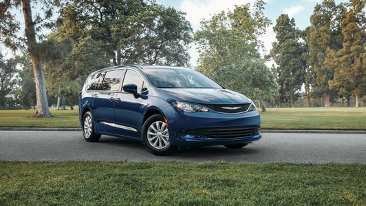 2020 Chrysler Voyager