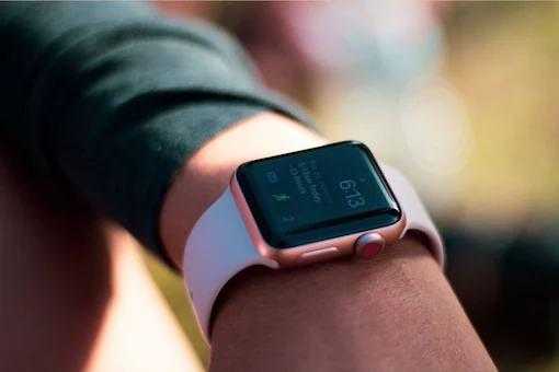 Apple remained the leader in the specific smartwatch segment with a healthy lead. (Image Credit: Pexels)